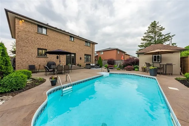 Additional property image - 16 BENVENUTO Cres