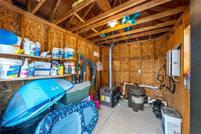 Additional property image - 16 BENVENUTO Cres