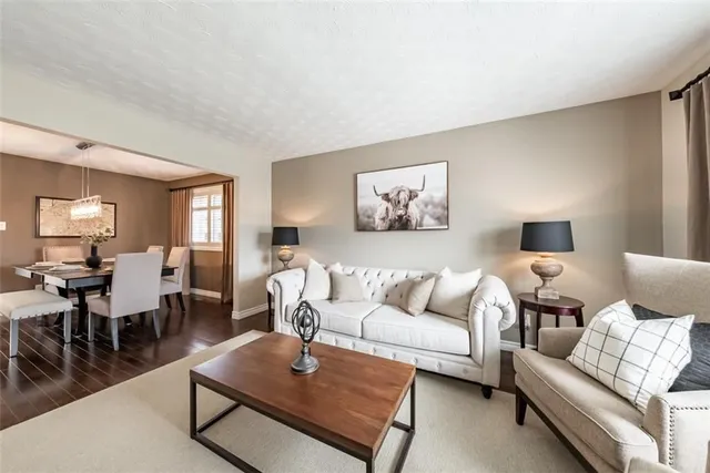 Additional property image - 16 BENVENUTO Cres