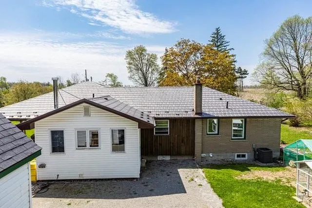 Additional property image - 3052 Guyatt Rd