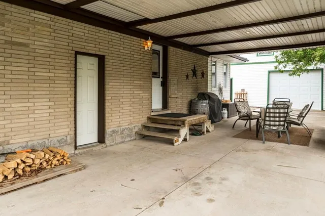 Additional property image - 3052 Guyatt Rd