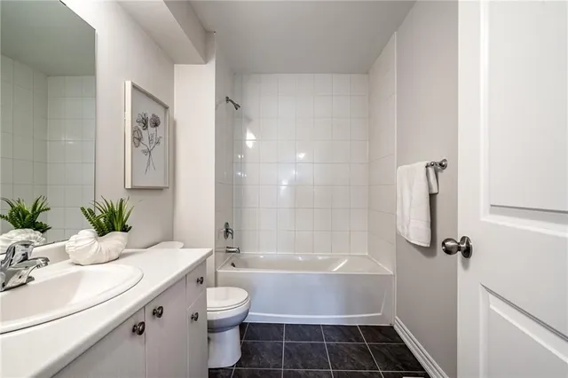 Additional property image - 219 DUNDAS St Unit 26