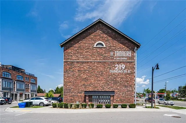 Additional property image - 219 DUNDAS St Unit 26
