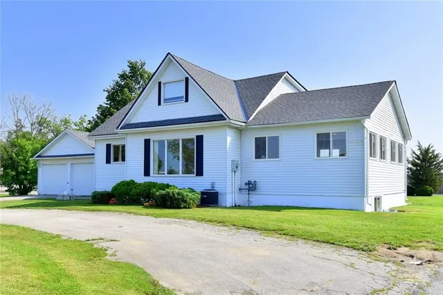7574 #20 Hwy, Smithville 2