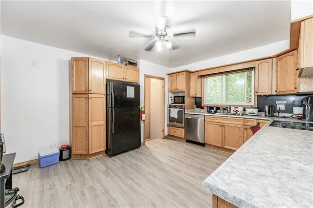 Additional property image - 122 Broadway Ave