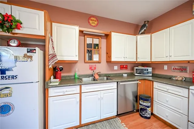 Additional property image - 129 LYNDEN Rd