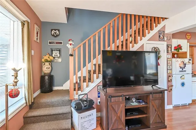 Additional property image - 129 LYNDEN Rd