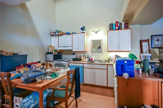 Additional property image - 129 LYNDEN Rd
