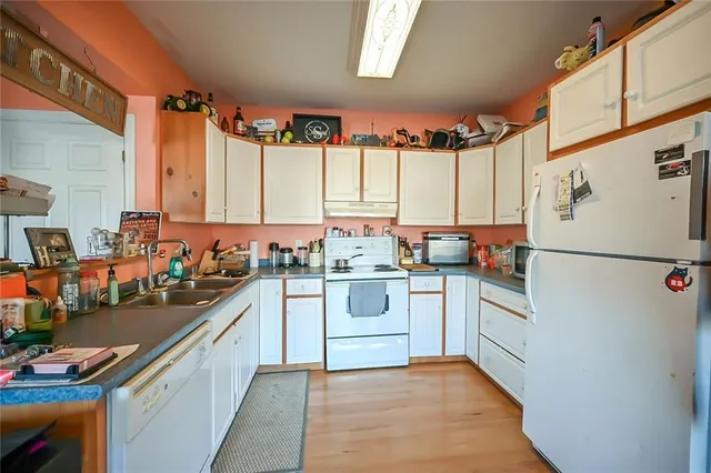 Additional property image - 129 LYNDEN Rd