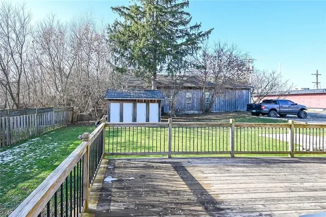 Additional property image - 129 LYNDEN Rd