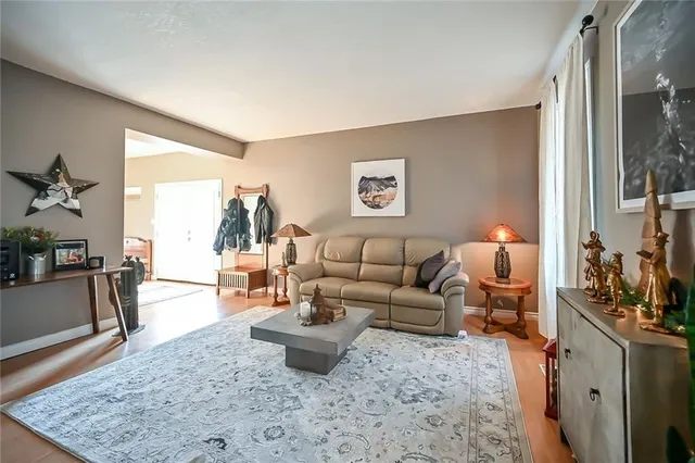 Additional property image - 129 LYNDEN Rd