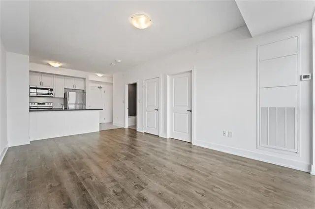 Additional property image - 460 Dundas St Unit 803