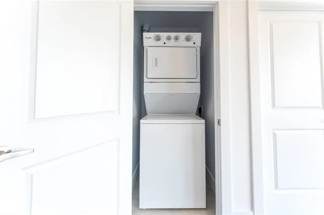 Additional property image - 460 Dundas St Unit 803