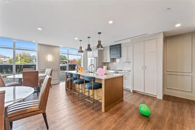 Additional property image - 460 Dundas St Unit 803