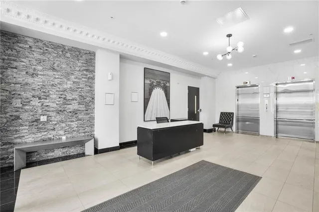Additional property image - 112 King St Unit 1111