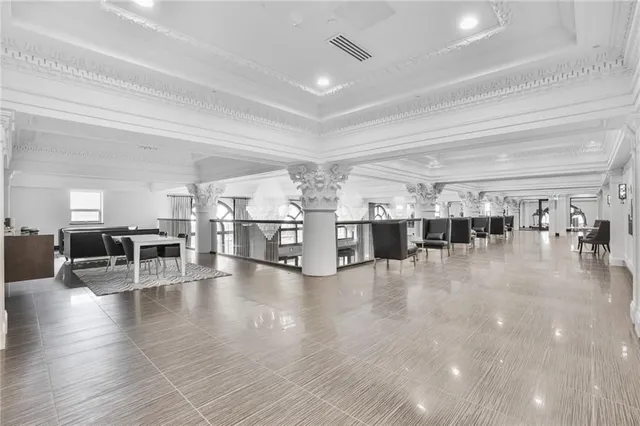 Additional property image - 112 King St Unit 1111