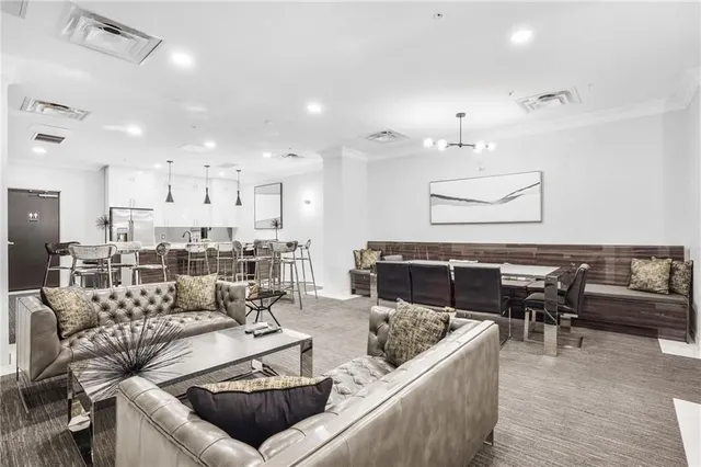 Additional property image - 112 King St Unit 1111