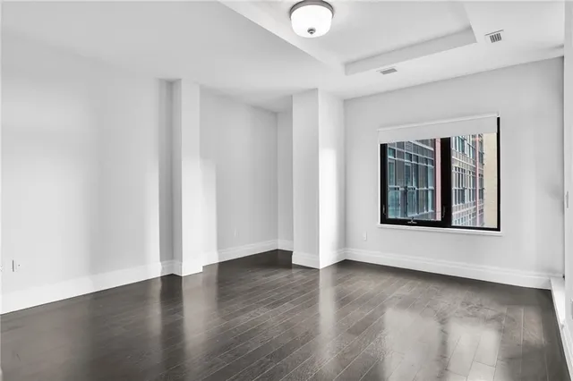 Additional property image - 112 King St Unit 1111