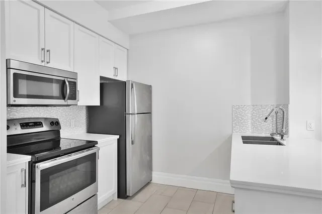 Additional property image - 112 King St Unit 1111