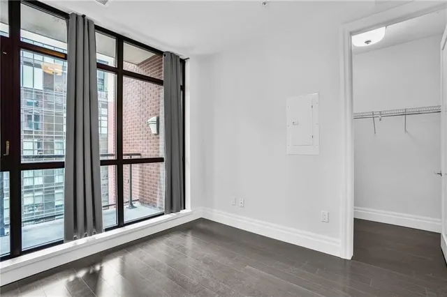 Additional property image - 112 King St Unit 1111