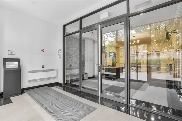 Additional property image - 112 King St Unit 1111