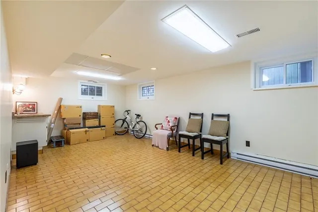 Additional property image - 2317 Lakeshore Rd