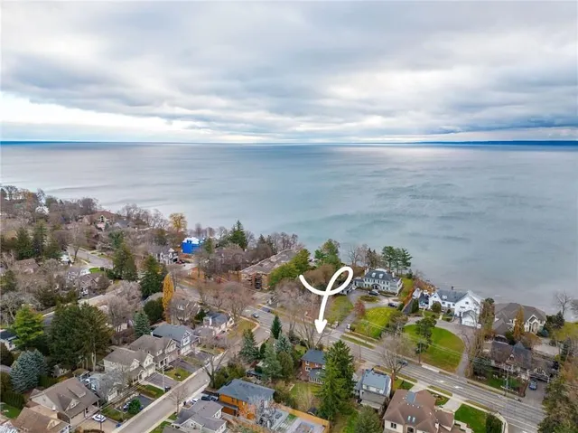 Additional property image - 2317 Lakeshore Rd