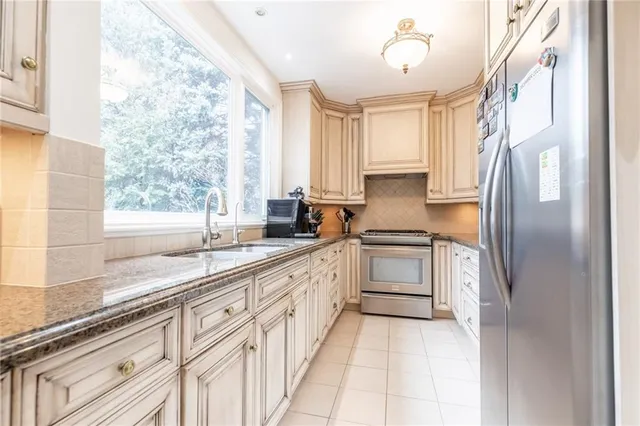 Additional property image - 2317 Lakeshore Rd