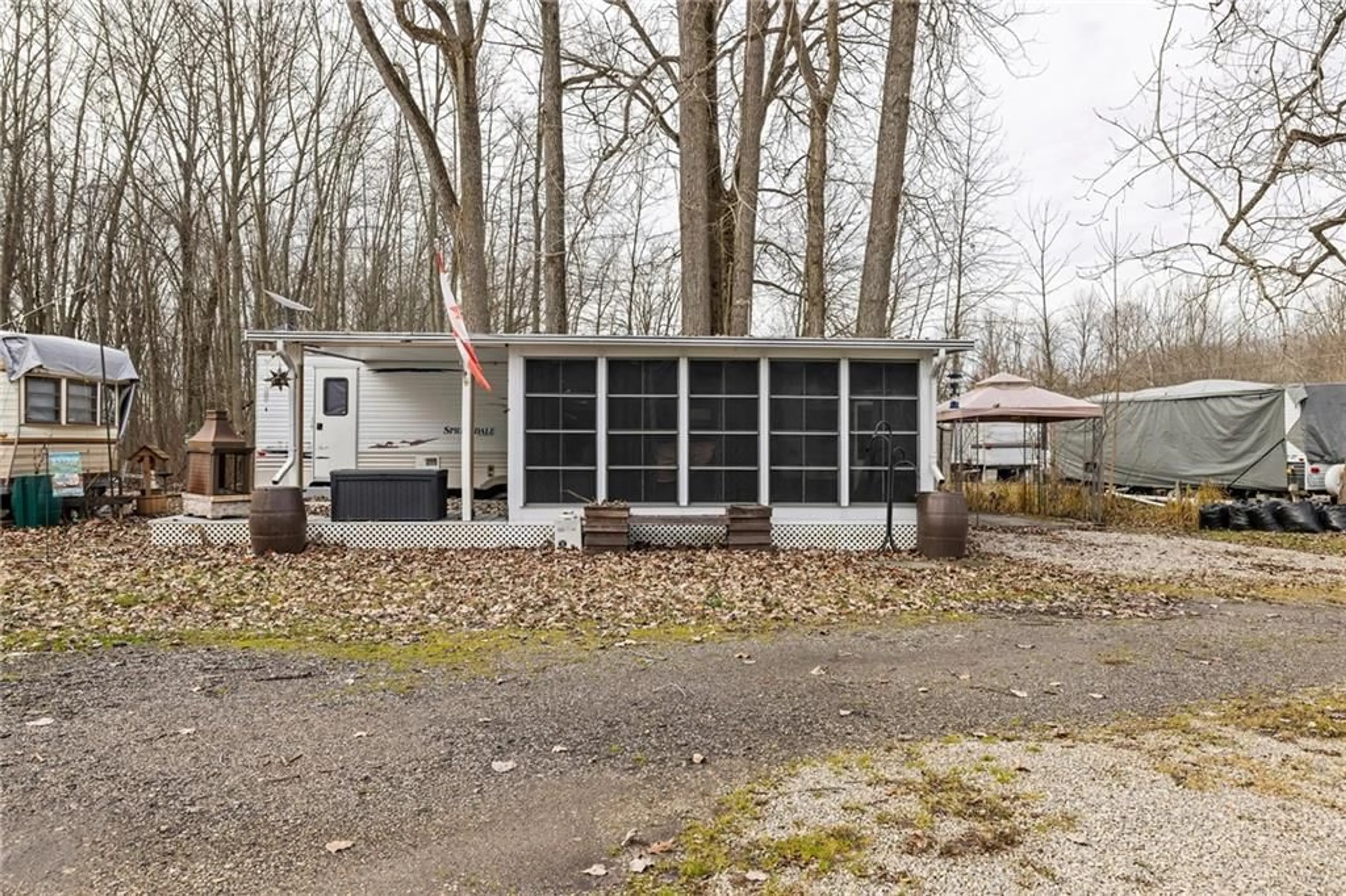 Indoor garage for 301 RATTLESNAKE  LOT# 75 Rd, Lowbanks Ontario N0A 1K0