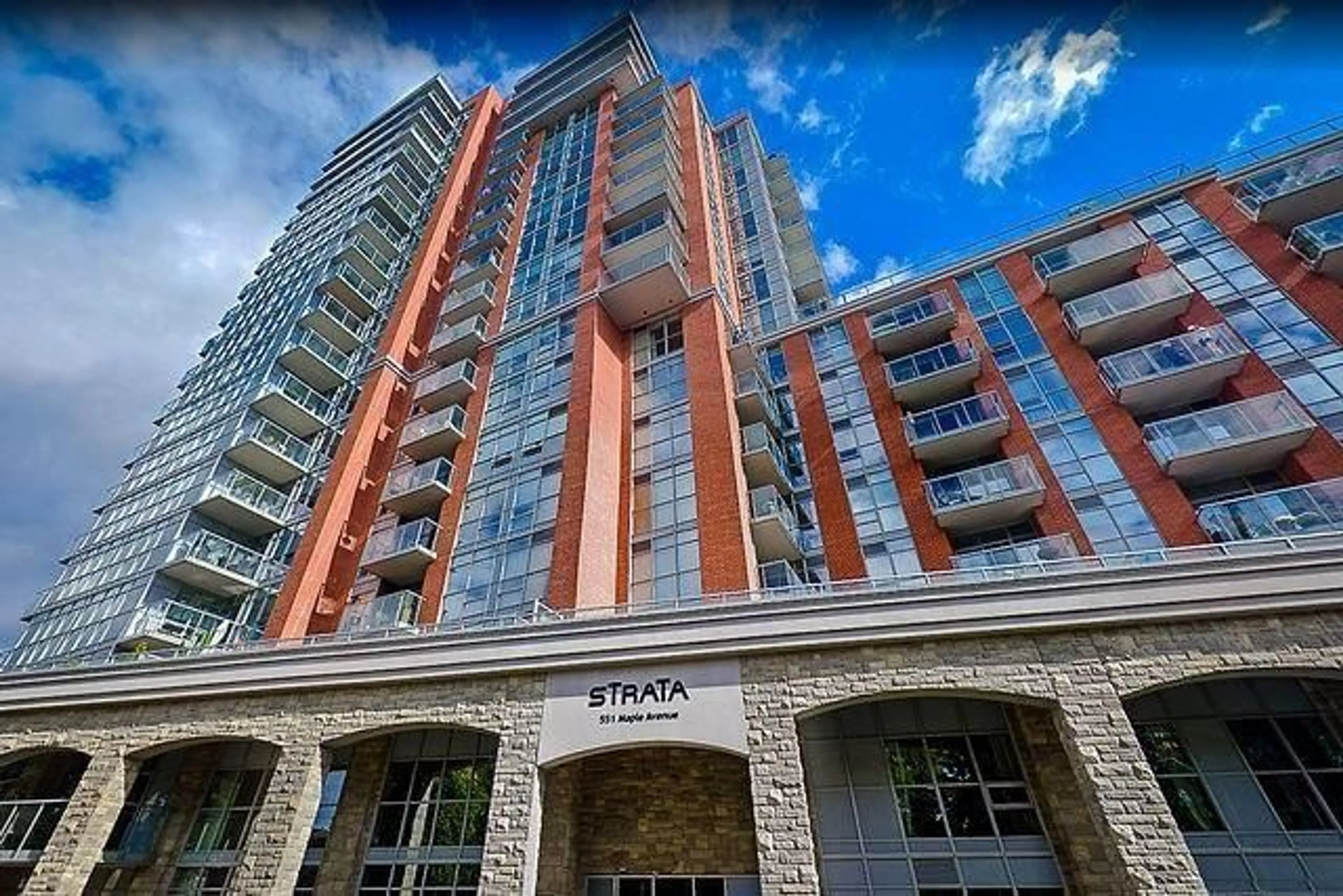 A pic from exterior of the house or condo for 551 MAPLE Ave #607, Burlington Ontario L7S 1M7