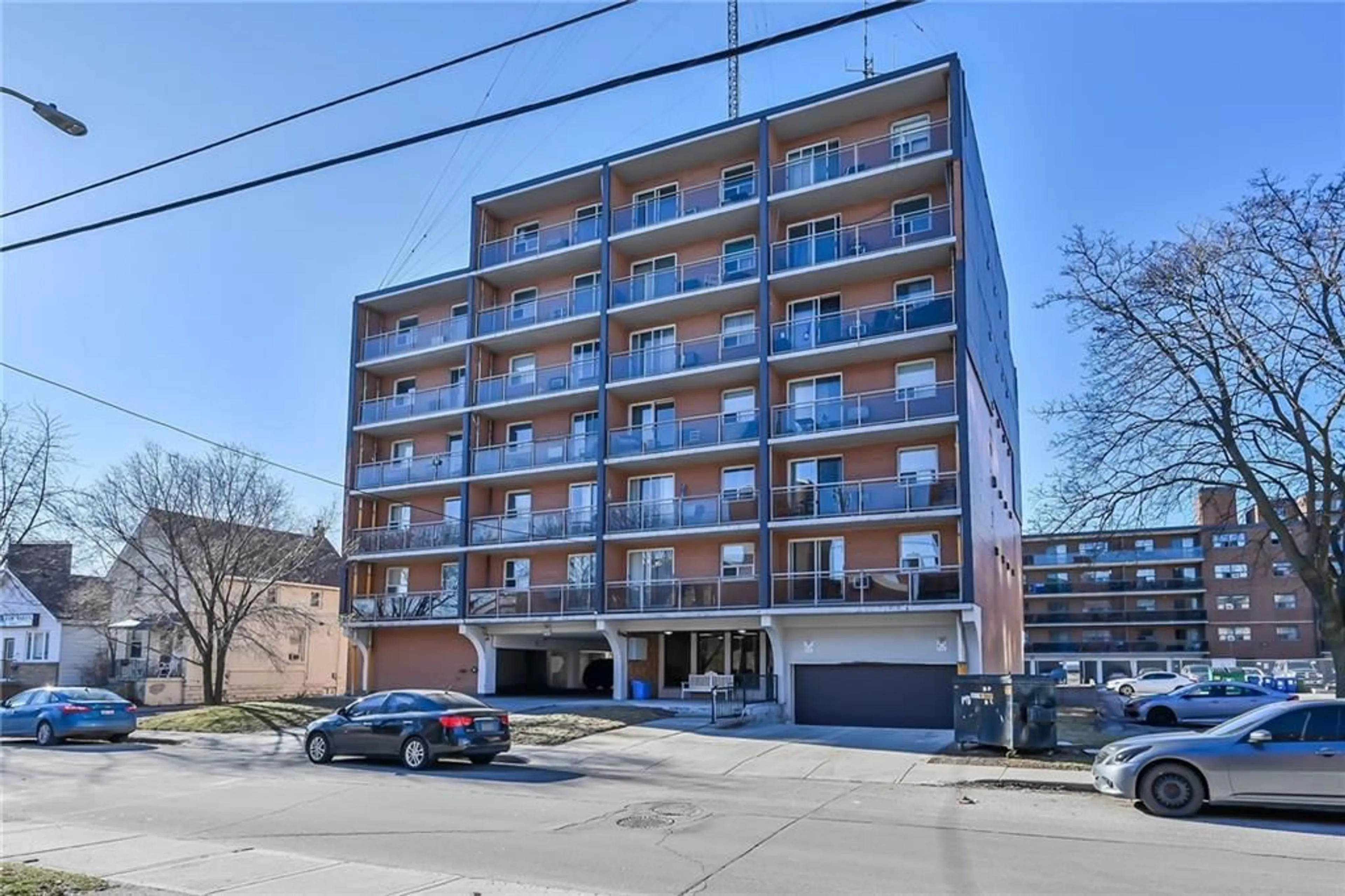 A pic from exterior of the house or condo for 30 SUMMIT Ave #202, Hamilton Ontario L8V 2R8