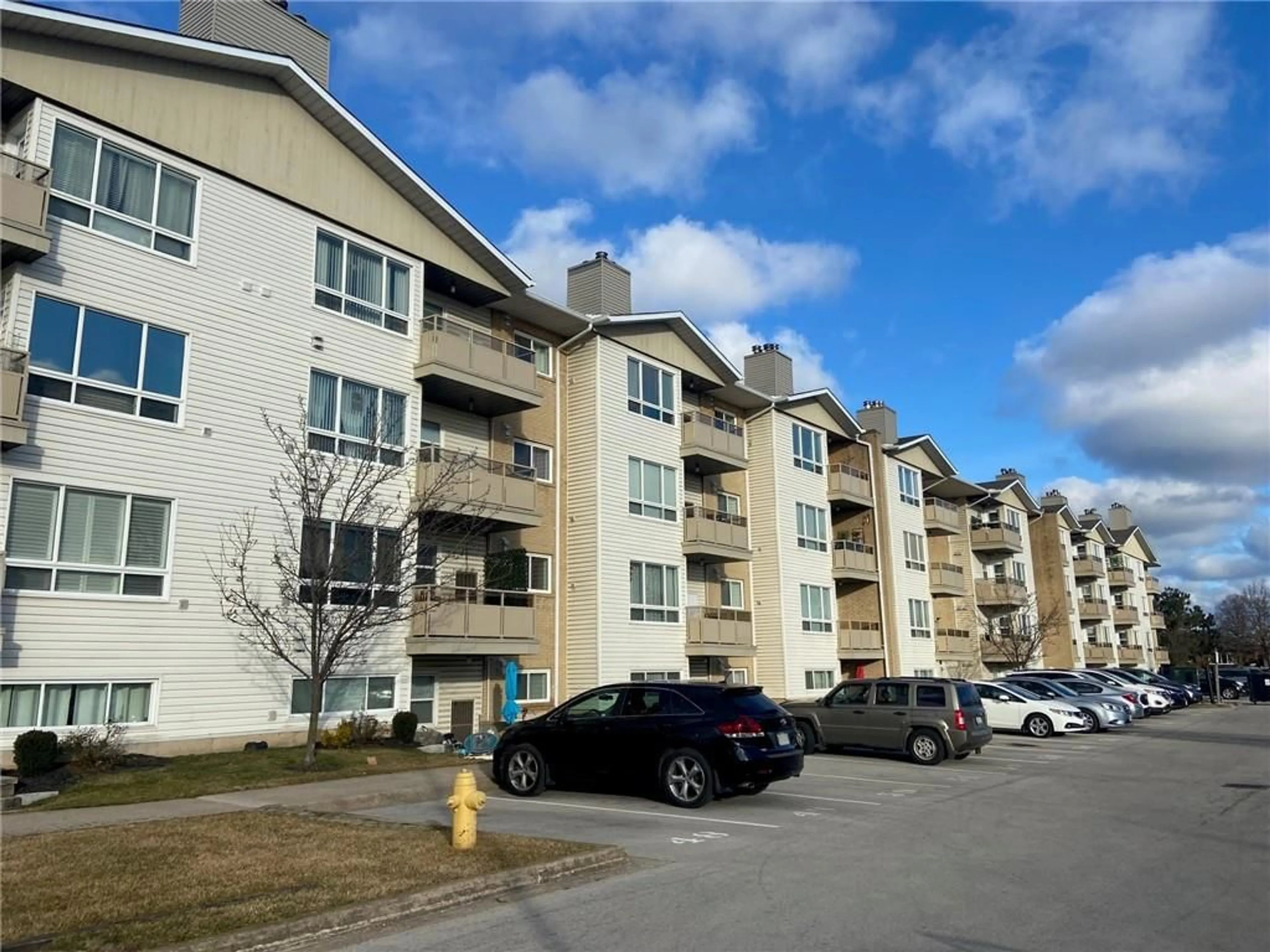 Street view for 78 Roehampton Ave #116, St. Catharines Ontario L2M 7W9