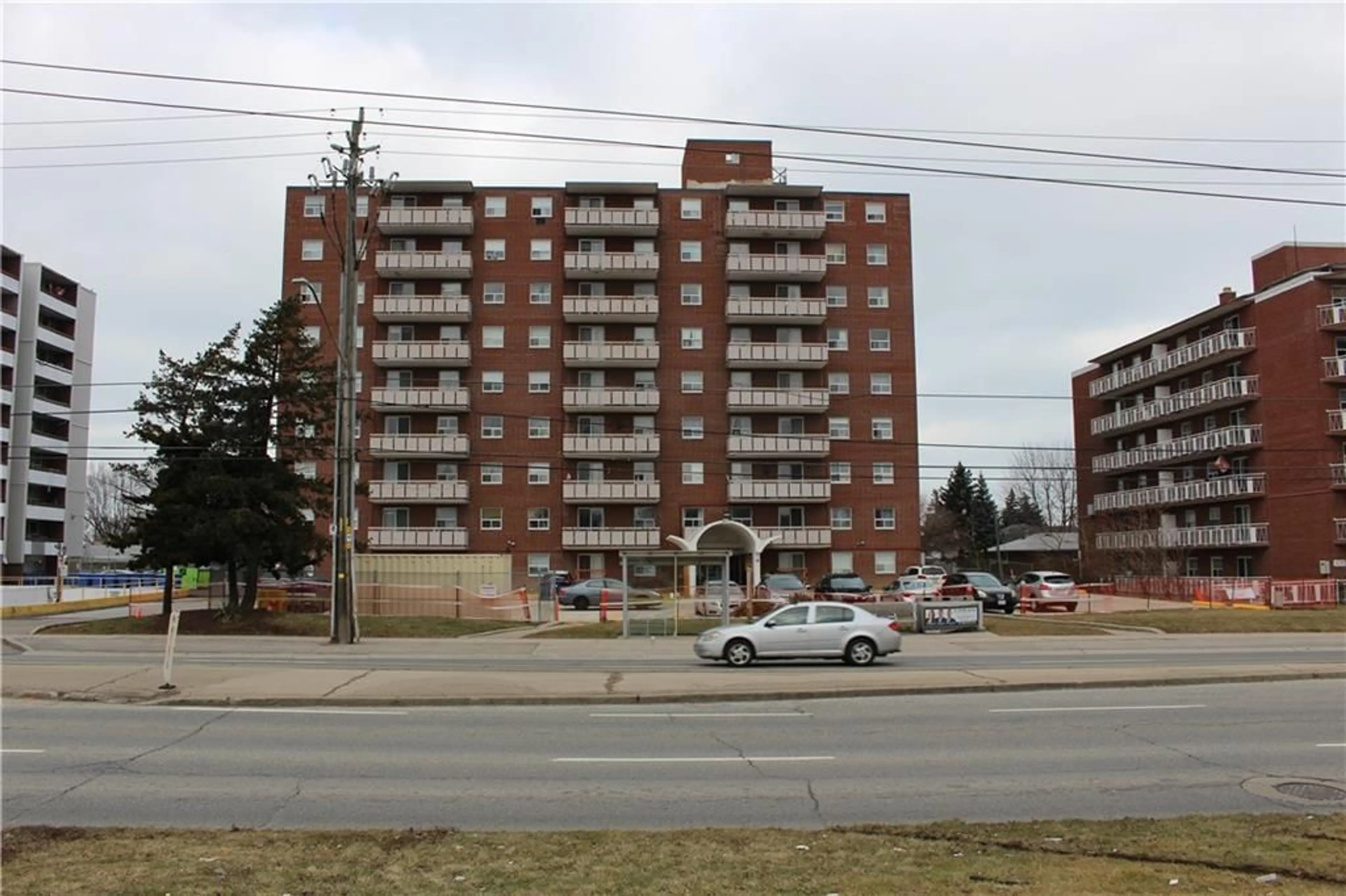 A pic from exterior of the house or condo for 851 QUEENSTON Rd #204, Hamilton Ontario L8G 1B4