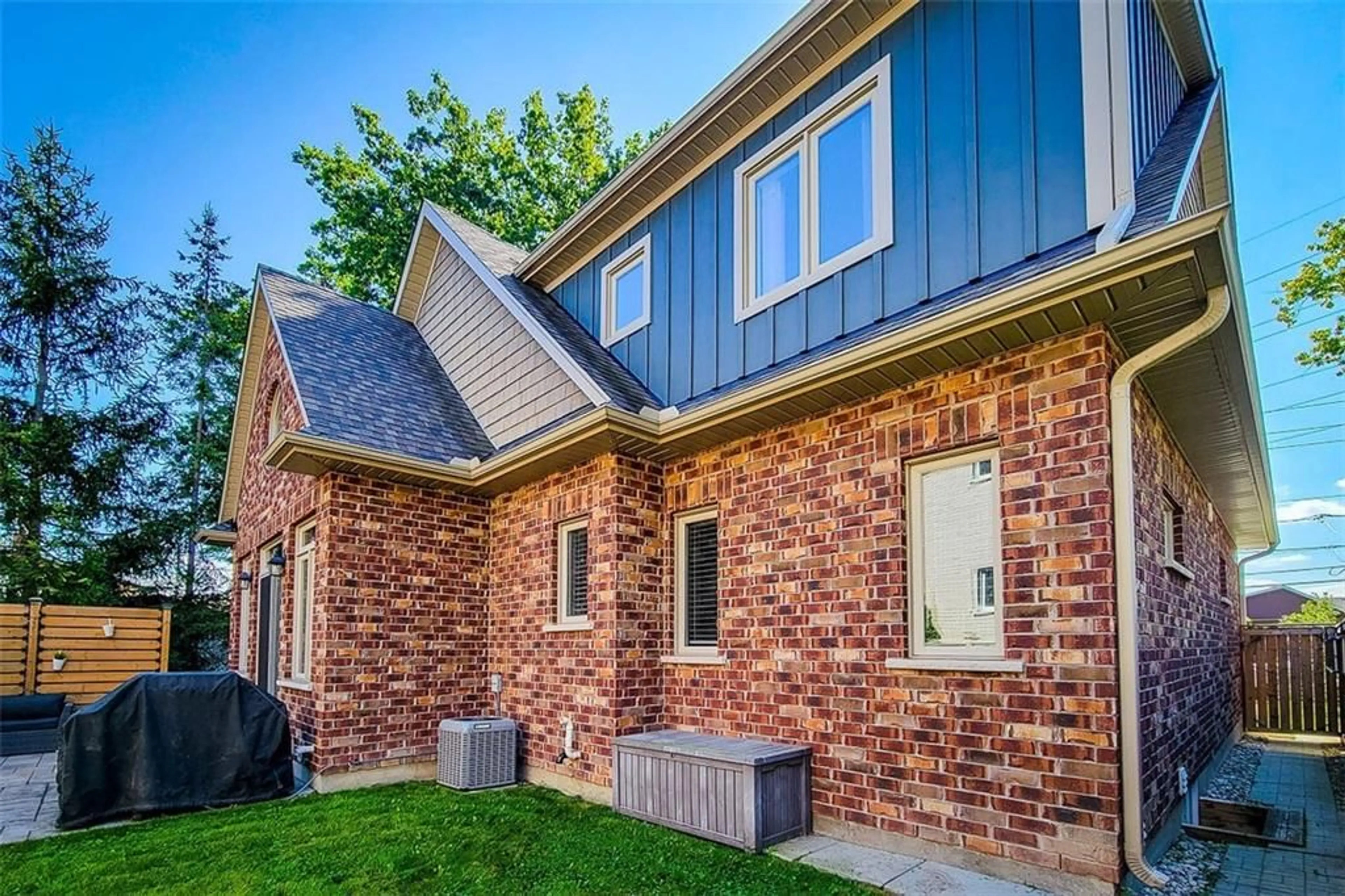 Home with brick exterior material for 188 Rykert St, St. Catharines Ontario L2S 2B7