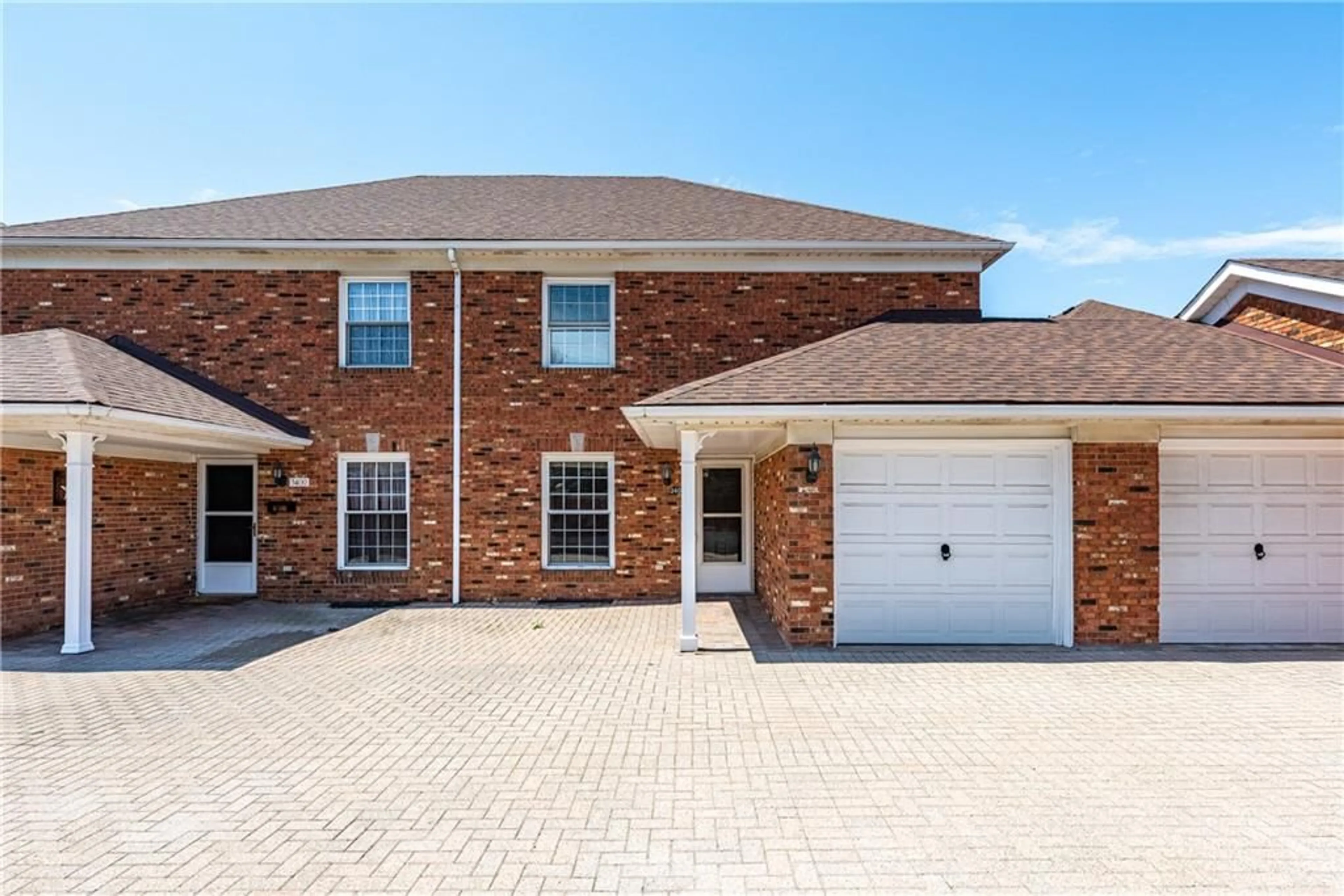 Home with brick exterior material for 3402 Frederick Ave #8, Vineland Ontario L0R 2C0