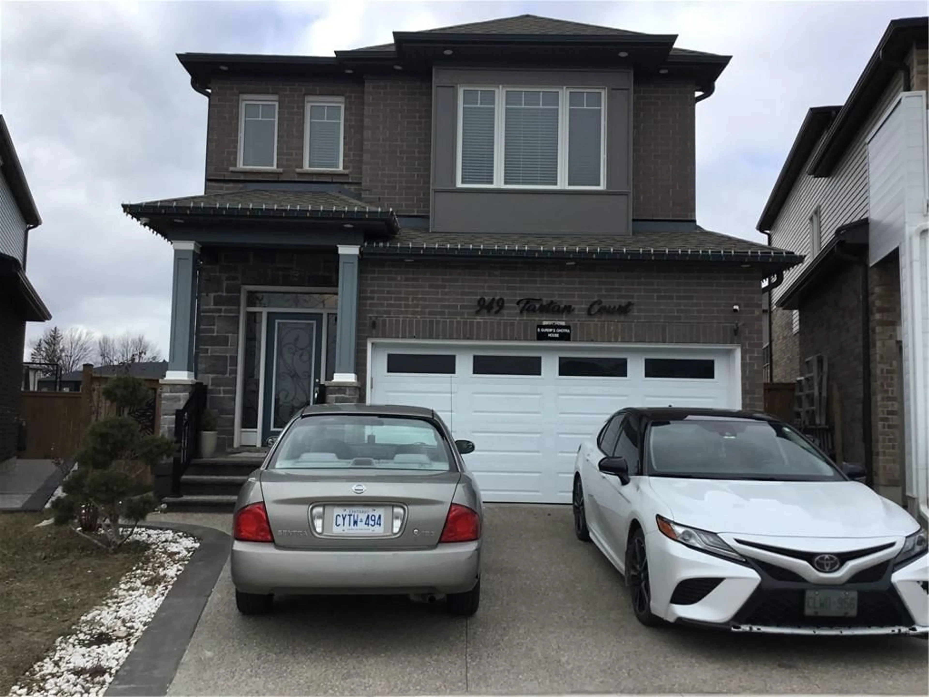 Frontside or backside of a home for 949 Tartan Crt, Kitchener Ontario N2R 0N2