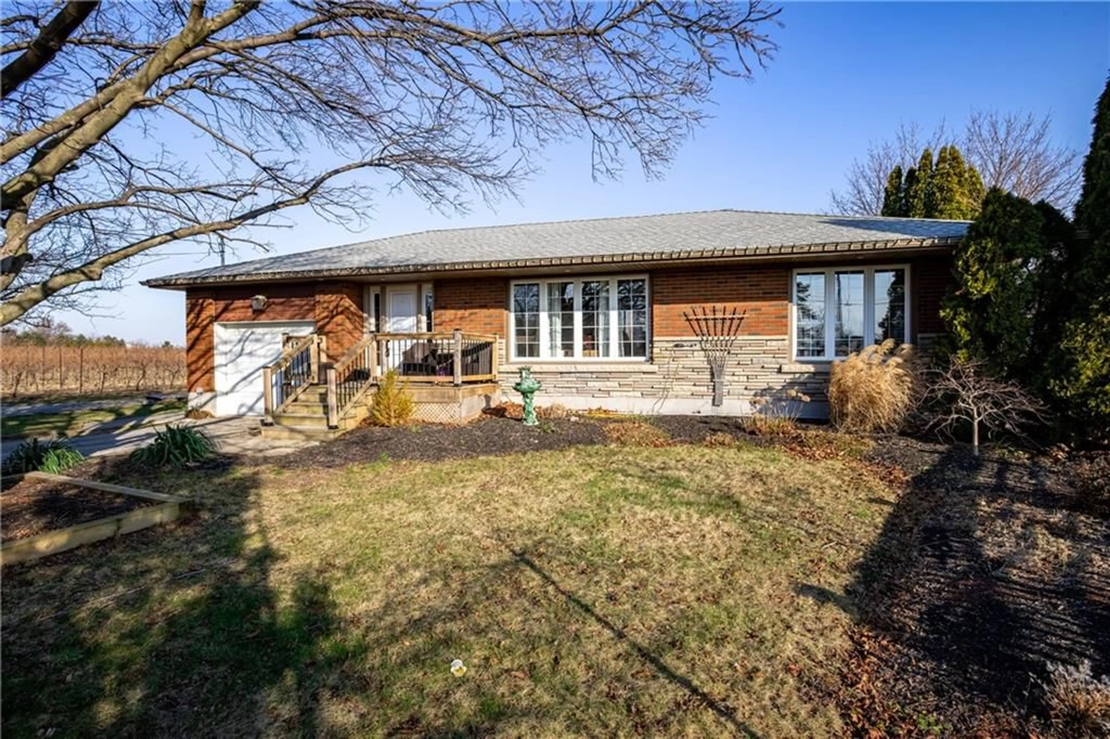 Home with brick exterior material for 1090 NIAGARA STONE Rd, Niagara-on-the-Lake Ontario L0S 1J0