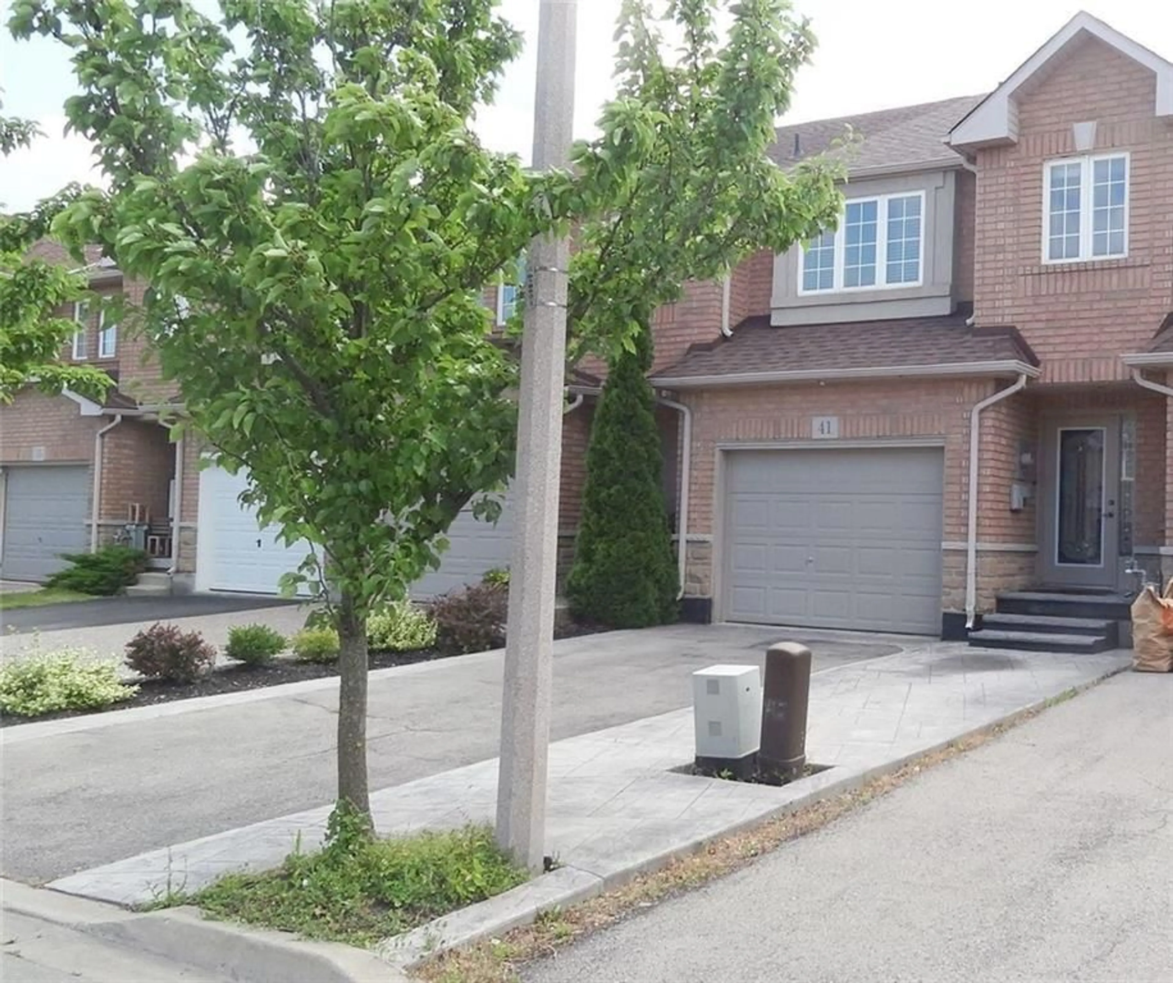 A pic from exterior of the house or condo for 41 Blue Mountain Dr, Stoney Creek Ontario L0R 1P0