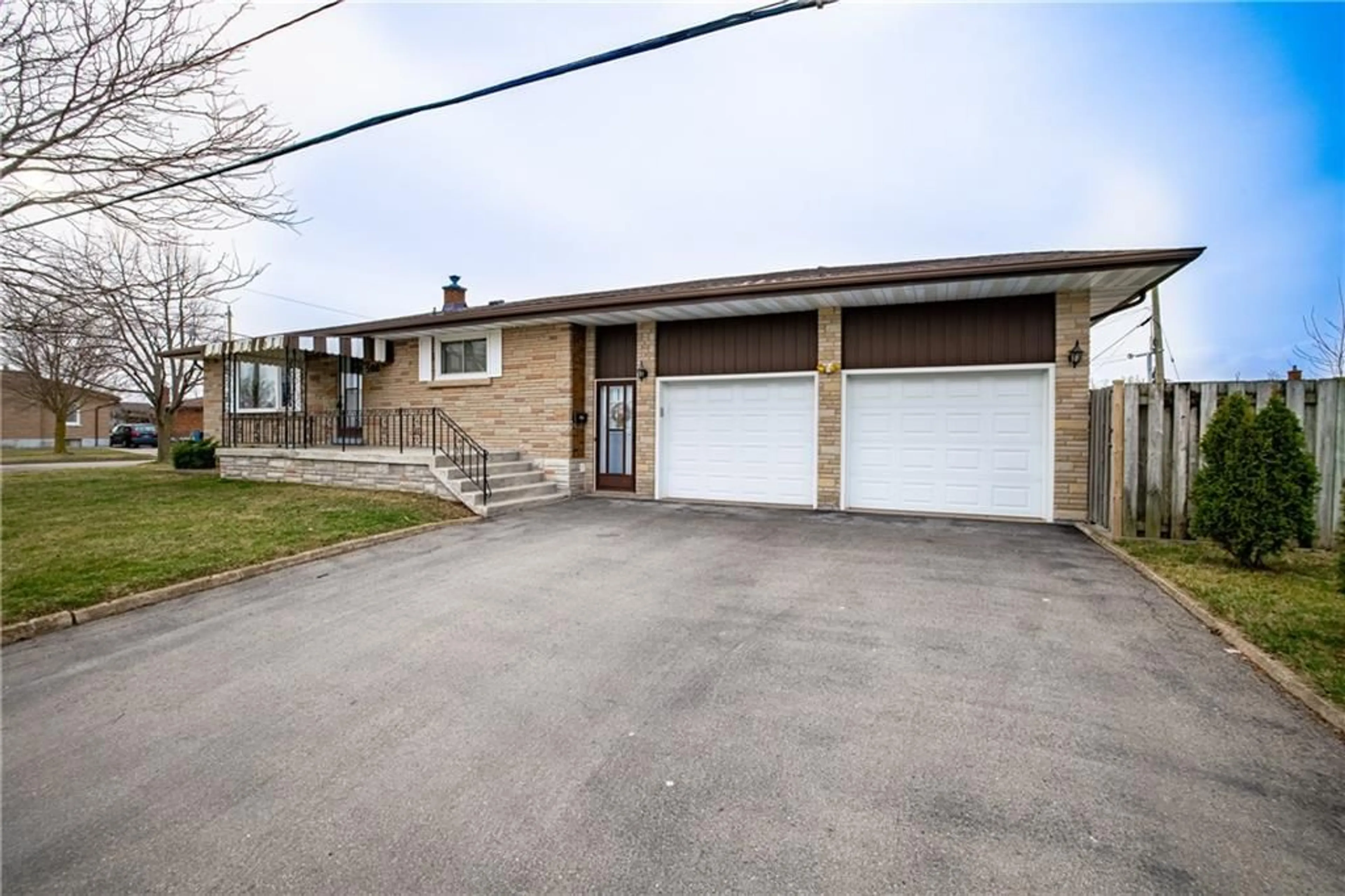 Frontside or backside of a home for 508 Sutherland Ave, Welland Ontario L3B 5A1