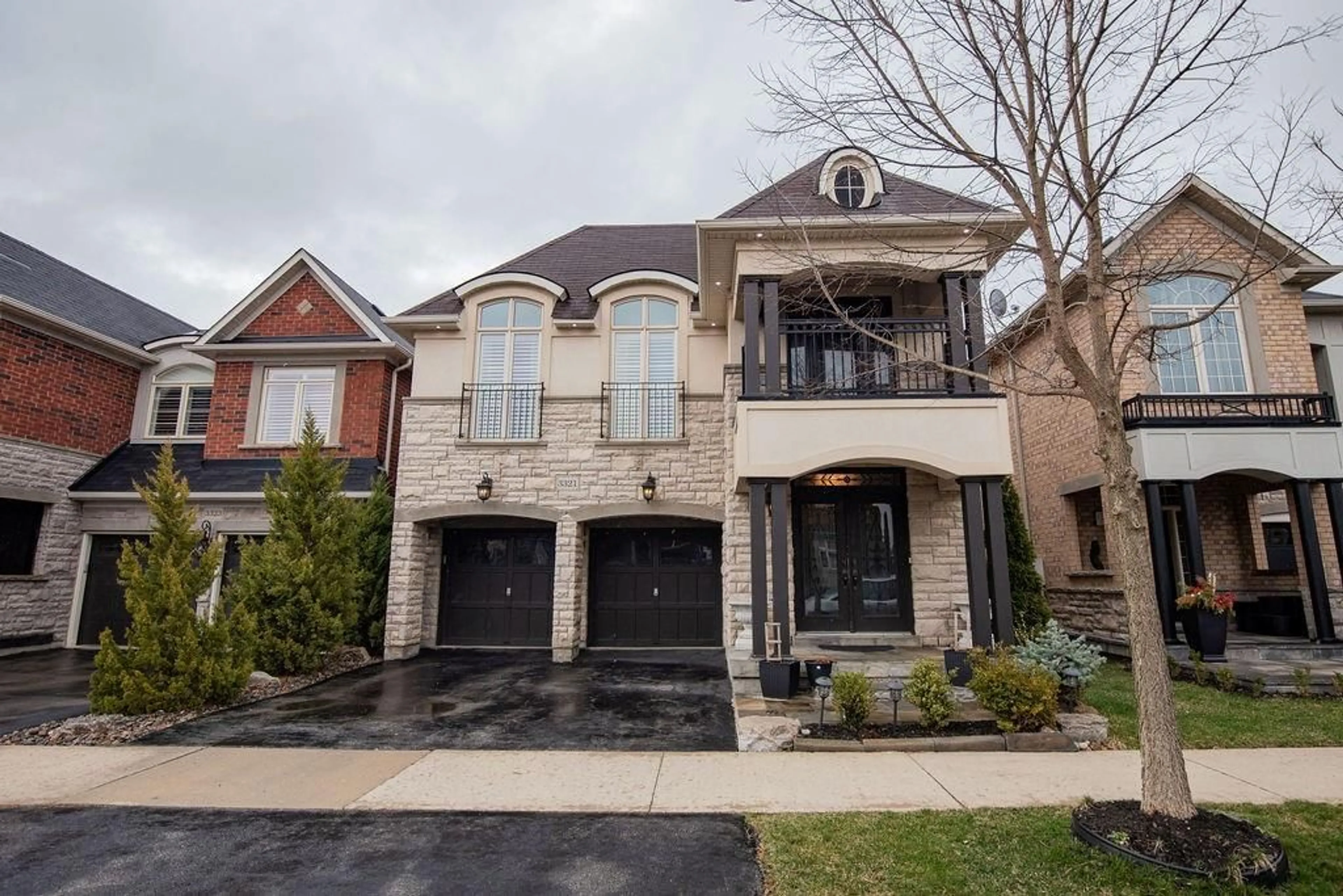 Home with brick exterior material for 3321 STEEPLECHASE Dr, Burlington Ontario L7M 0N6