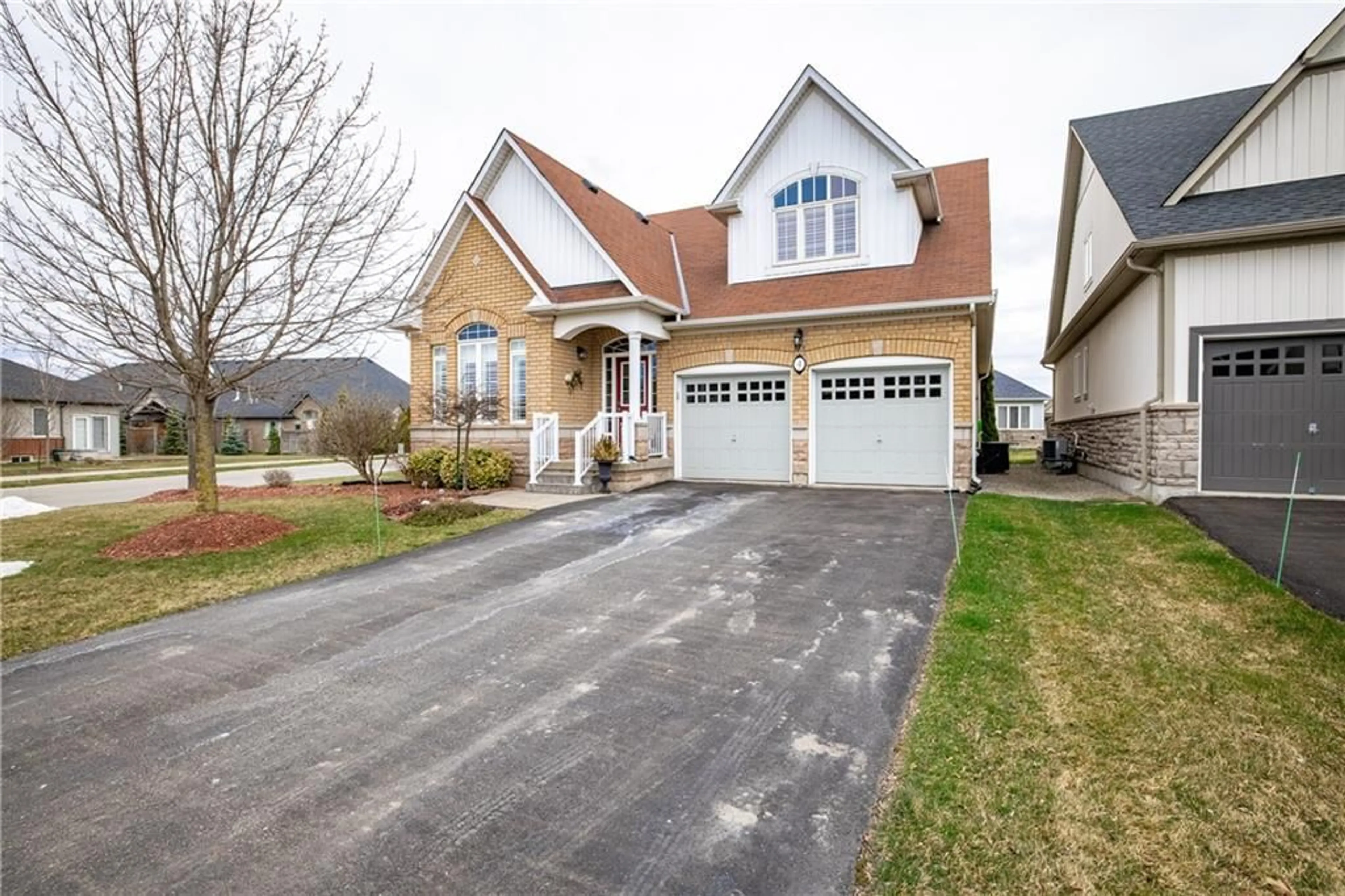 Frontside or backside of a home for 4 Galloway Trail, Welland Ontario L3B 6G5