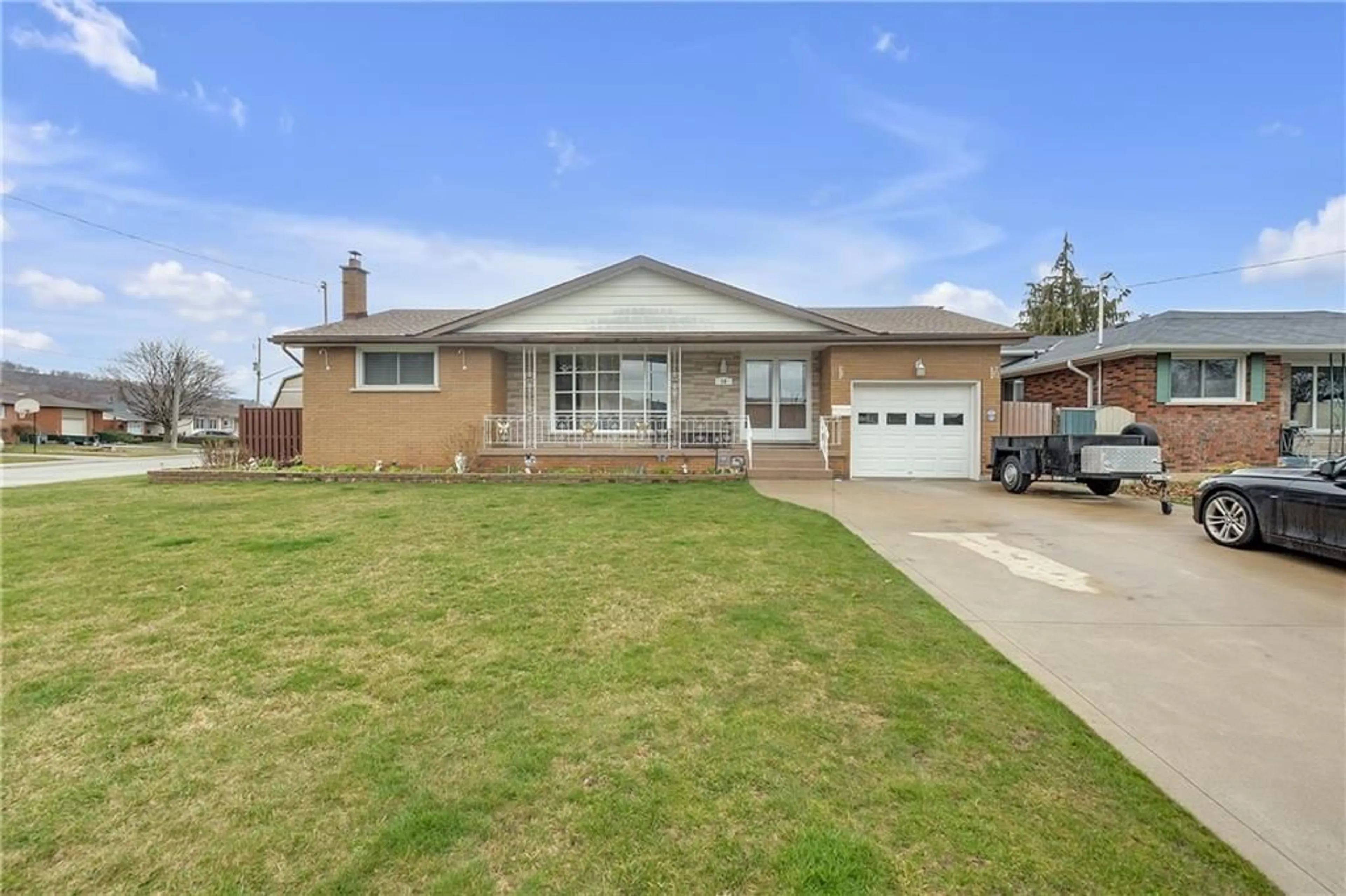 Frontside or backside of a home for 18 Rose Cres, Stoney Creek Ontario L8G 3W7