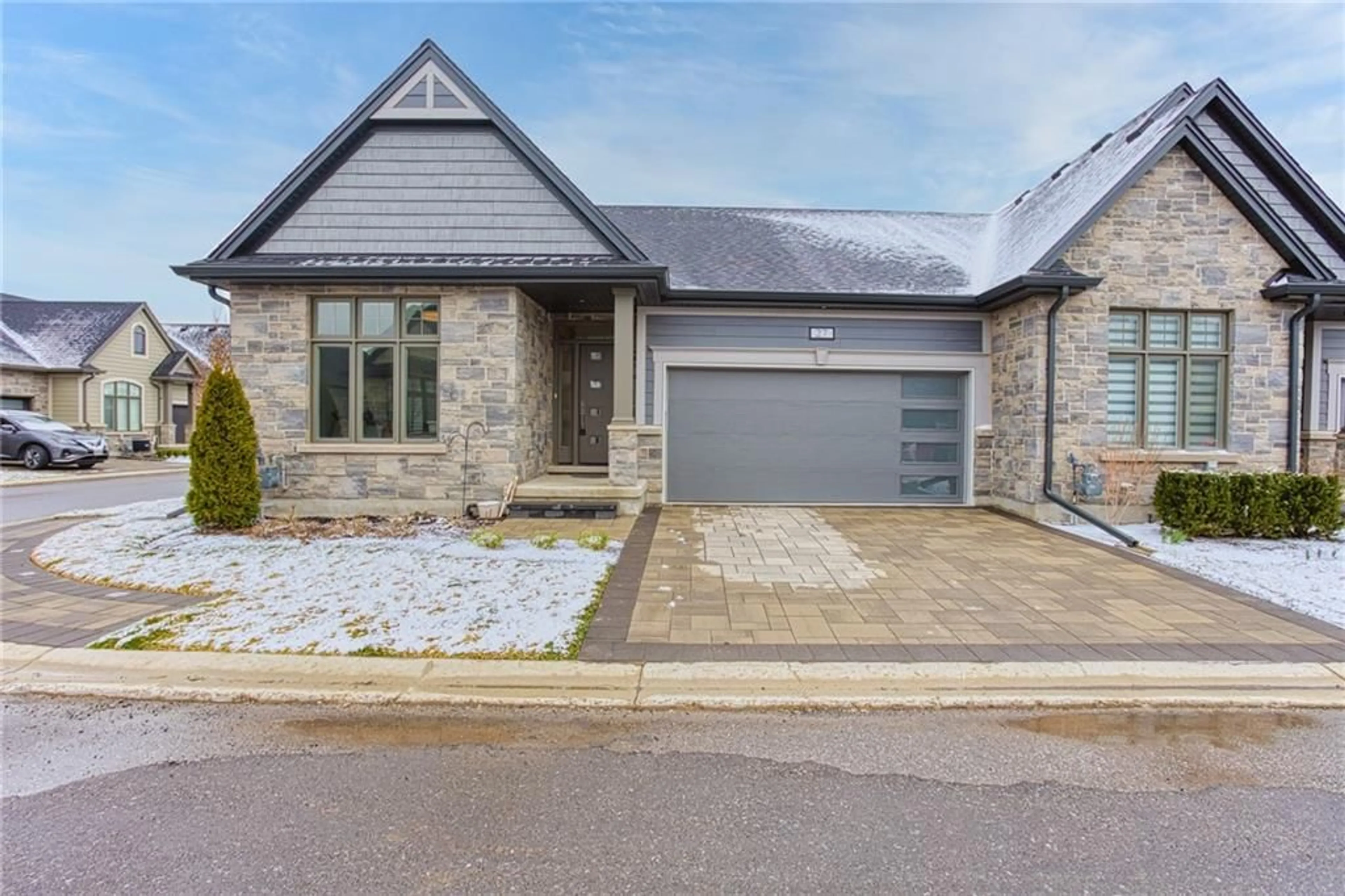 Home with stone exterior material for 154 Port Robinson Rd #27, Fonthill Ontario L0S 1E6