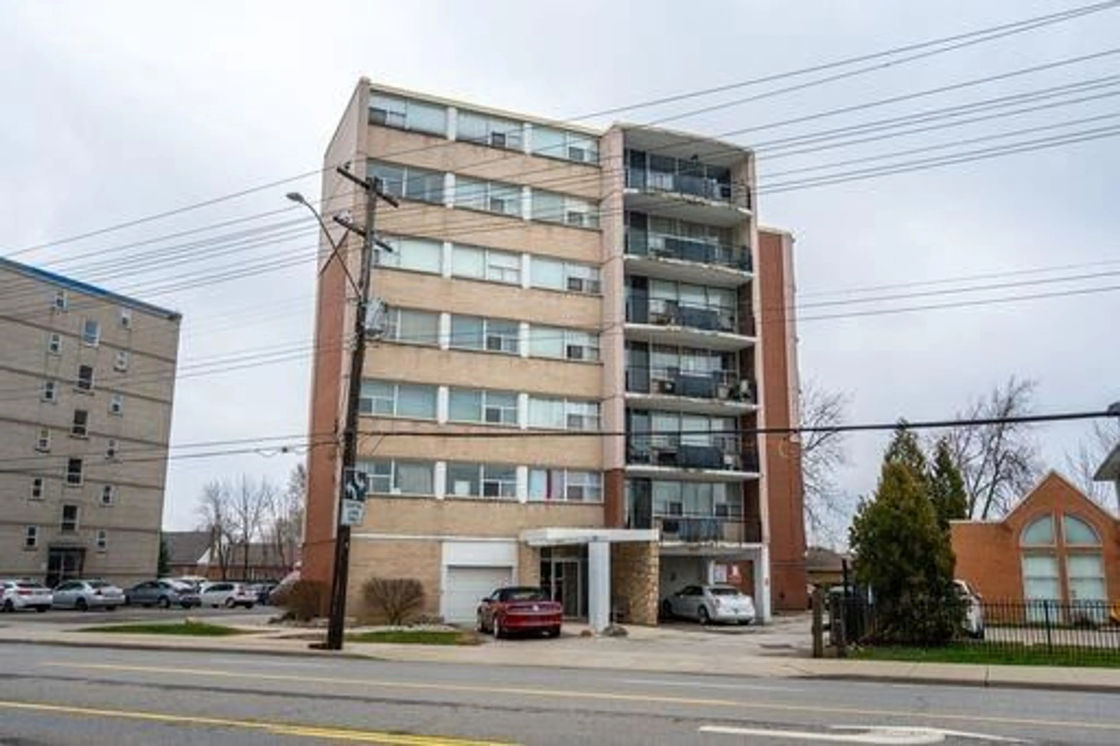 A pic from exterior of the house or condo for 293 Mohawk Rd #702, Hamilton Ontario L9A 2J1