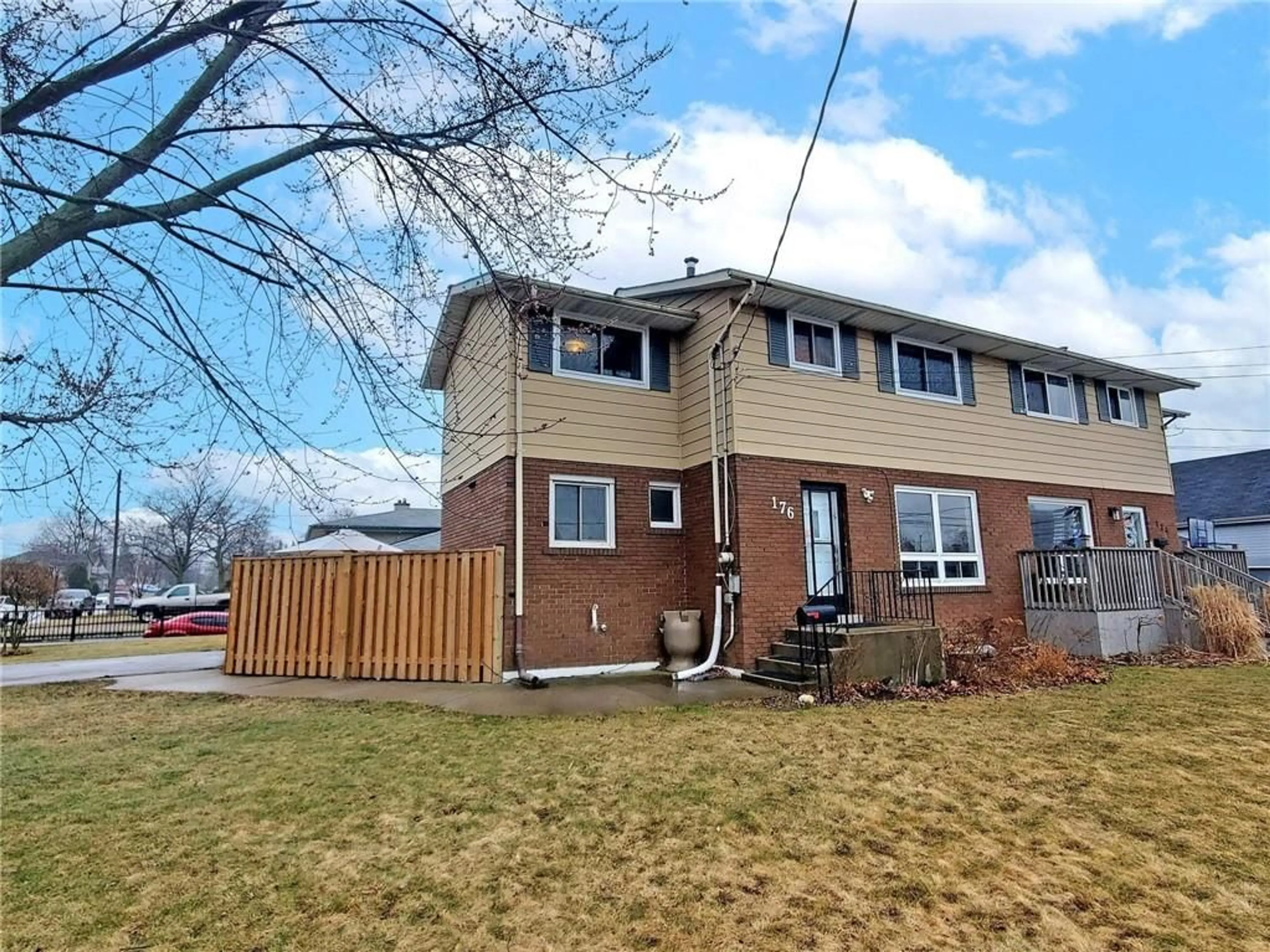 Frontside or backside of a home for 176 BRITANNIA Ave, Stoney Creek Ontario L8E 1T3