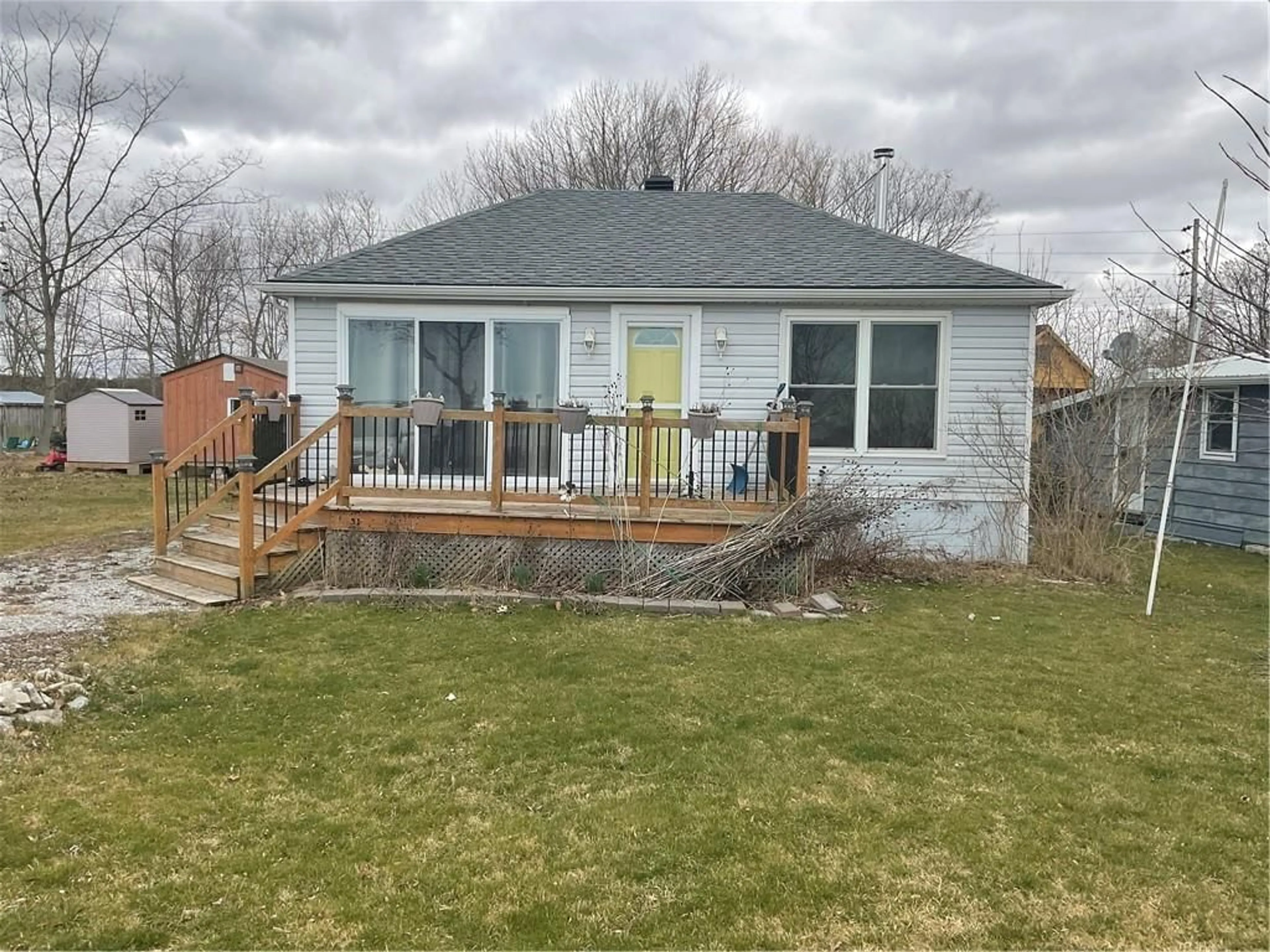 Frontside or backside of a home for 325 BLUEWATER Pky, Haldimand County Ontario N0A 1P0