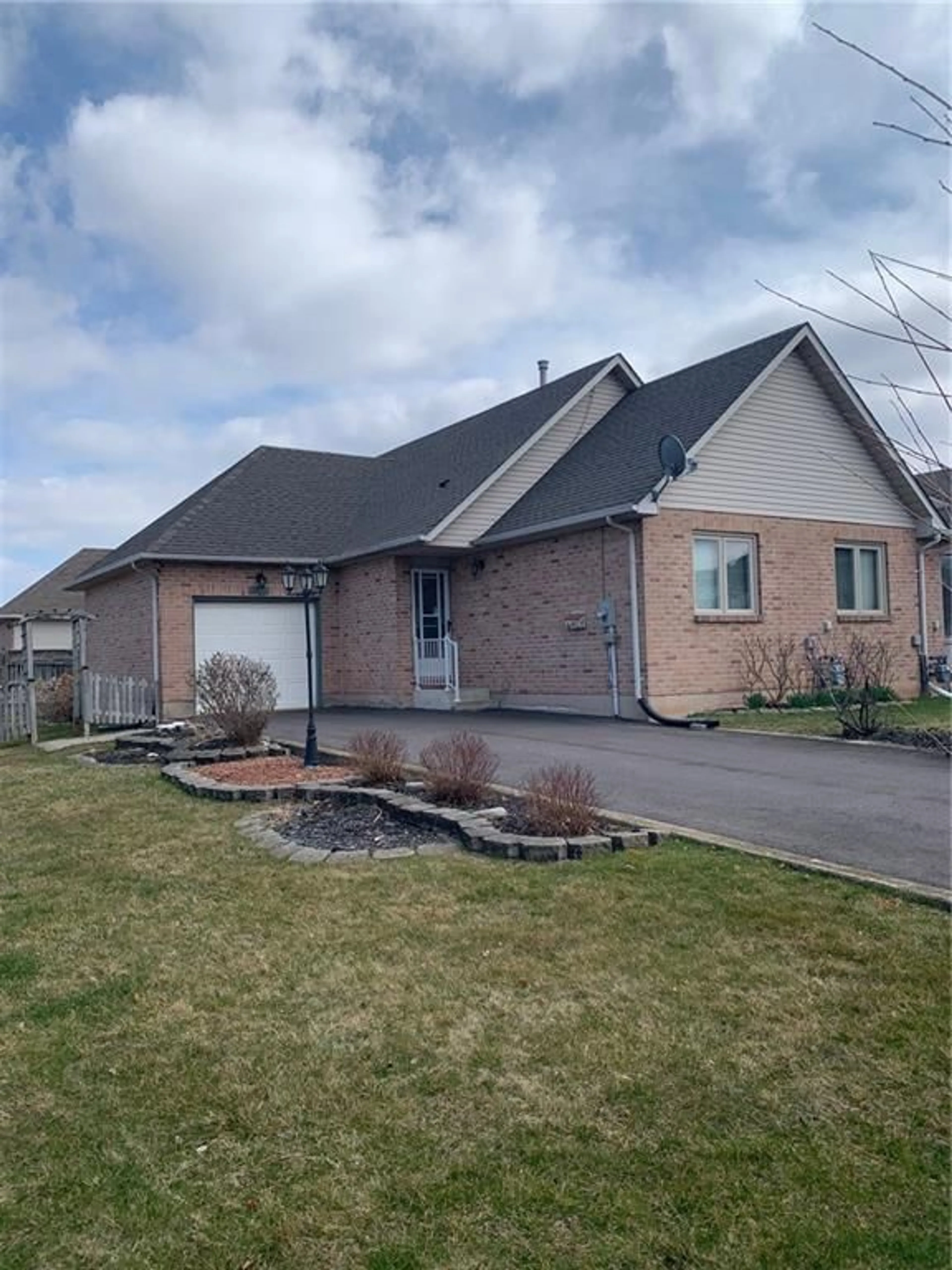 Frontside or backside of a home for 4473 CHRISTOPHER Crt, Beamsville Ontario L0R 1B5
