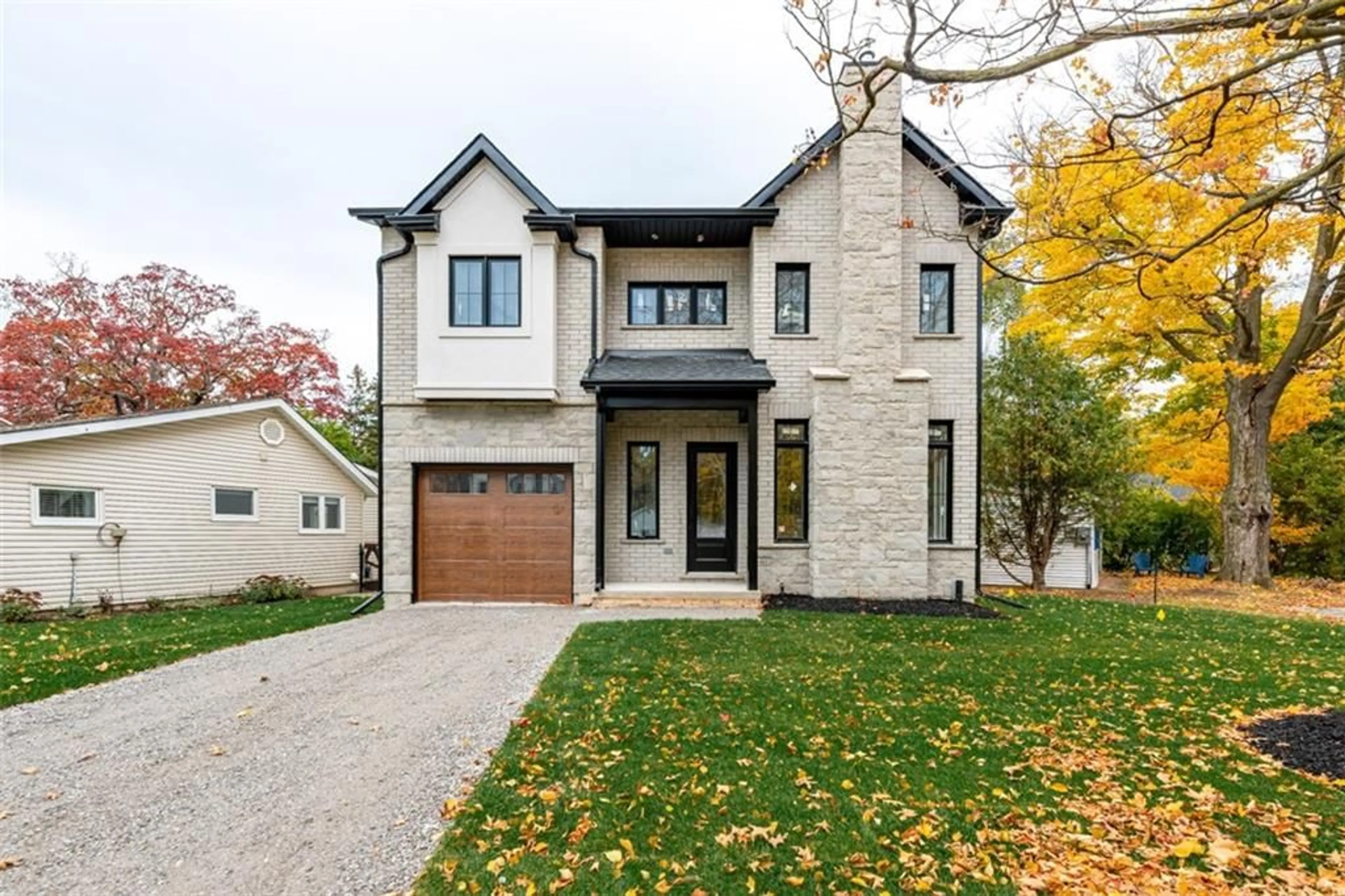 Home with brick exterior material for 6A Circle St, Niagara-on-the-Lake Ontario L0S 1J0