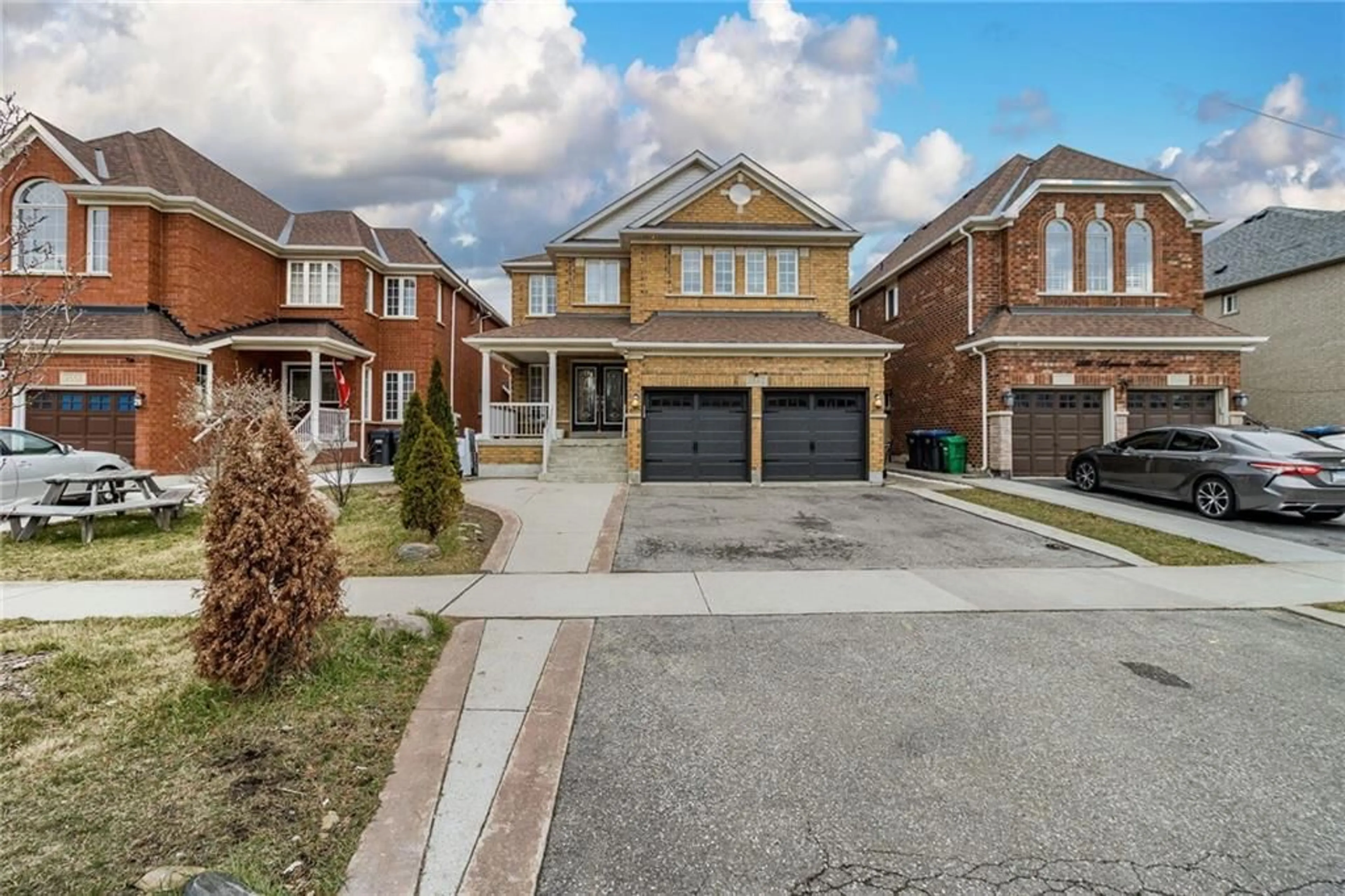 Frontside or backside of a home for 3562 Aquinas Ave, Mississauga Ontario L5M 7L7