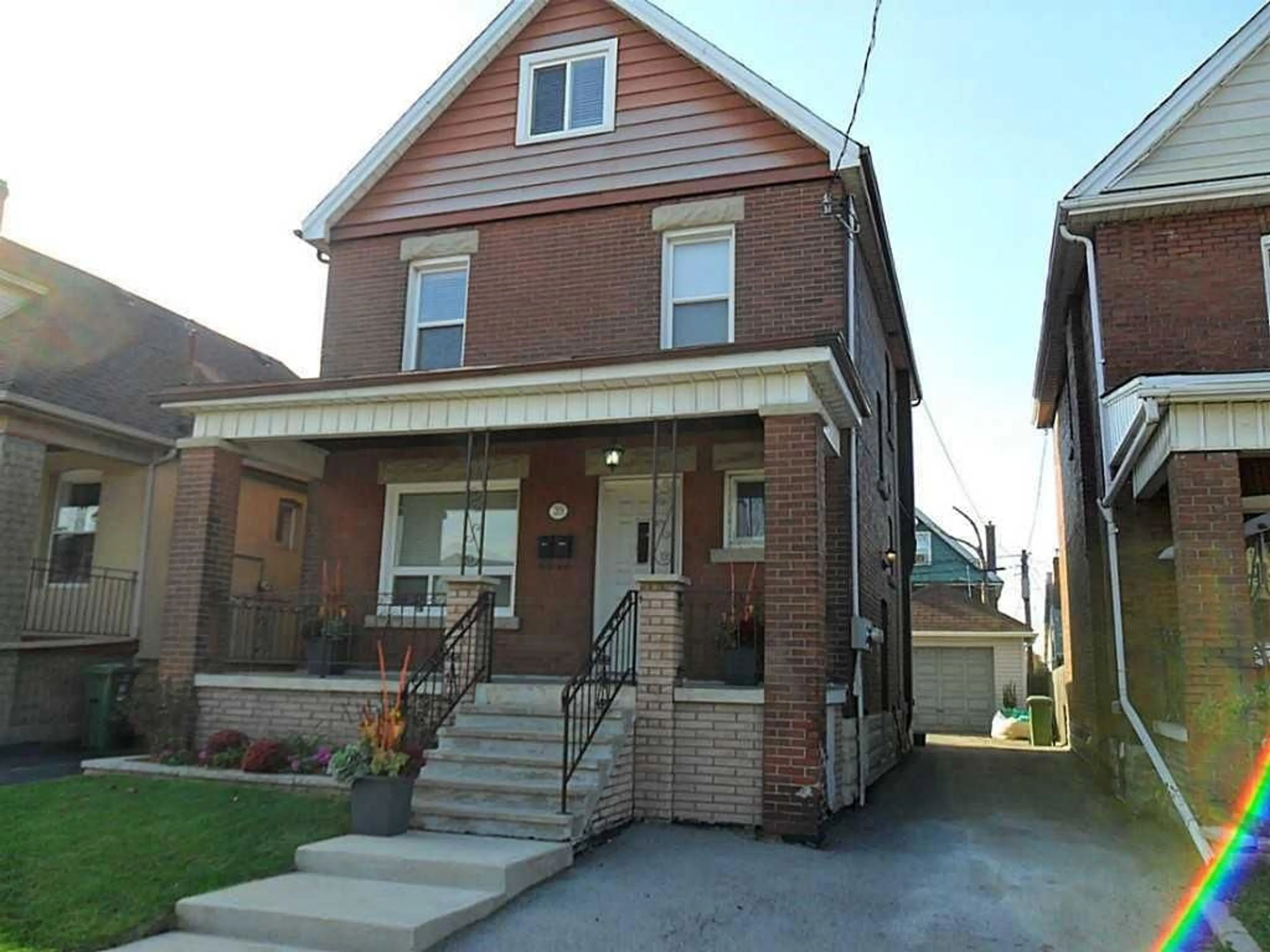 Frontside or backside of a home for 39 Connaught Ave, Hamilton Ontario L8L 6Y6